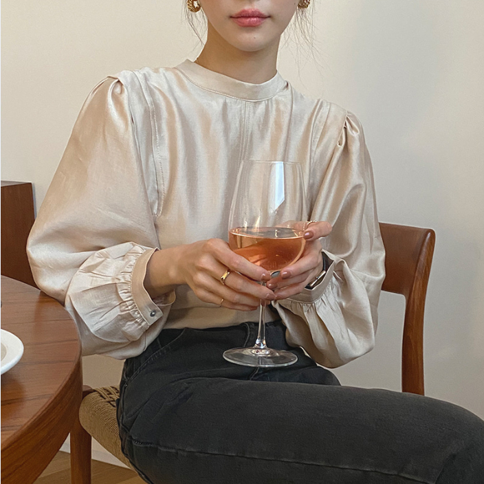 Áo kiểu nữ dài tay cổ tròn xếp ly thời trang