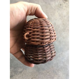 2 chiếc giỏ mây đựng thức ăn cho chim