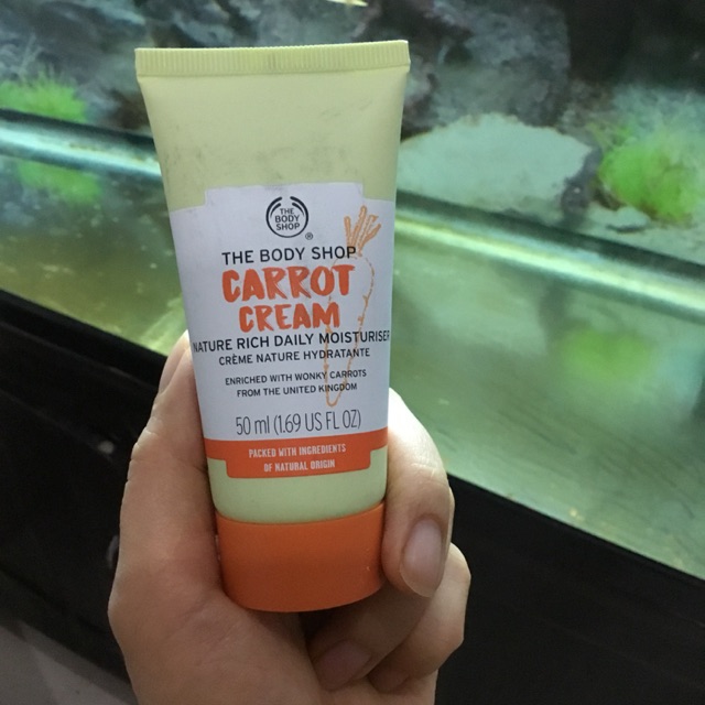 Kem dưỡng carot Thebodyshop