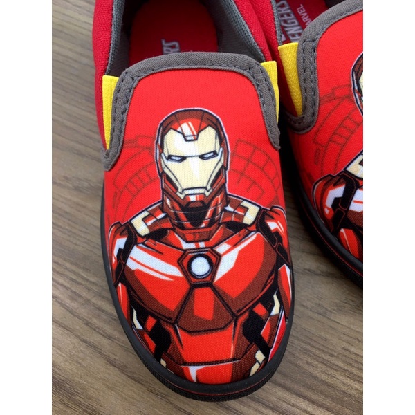 Giày slipon Marvel đỏ