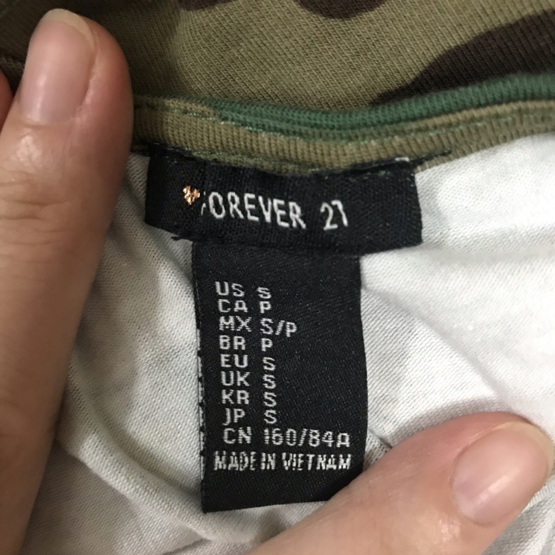 Pass áo croptop f21 new 100%