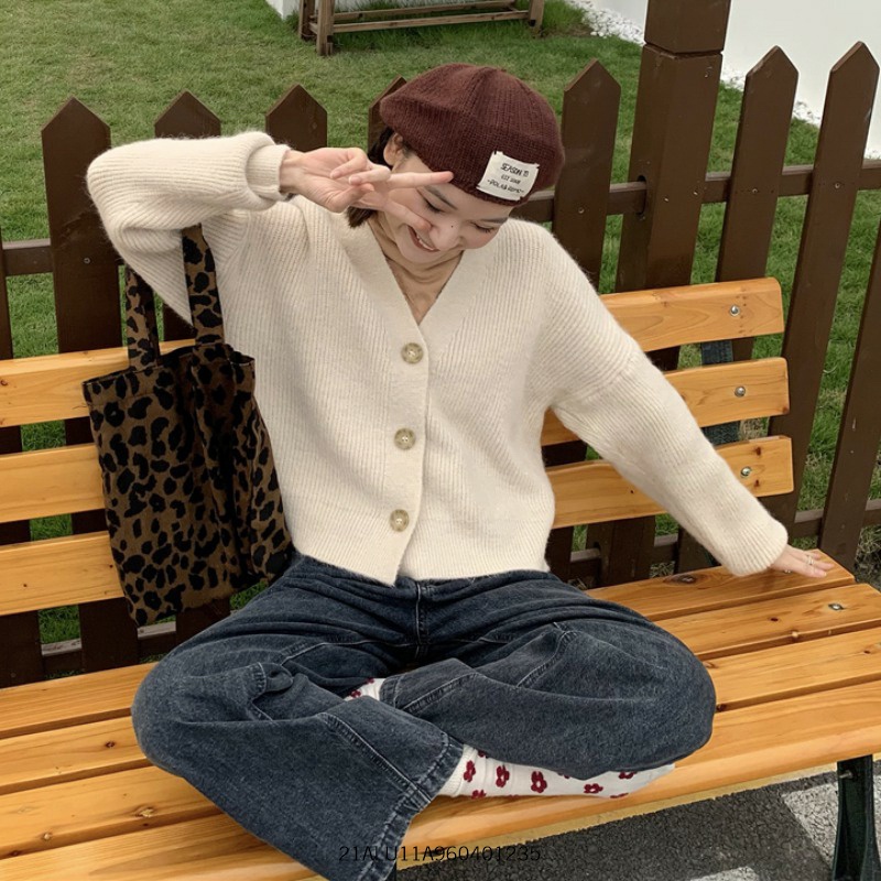 Áo len nữ cardigan tay dài gài 3 nút crop thời trang FMstyle Saigon 21ALU11A960401