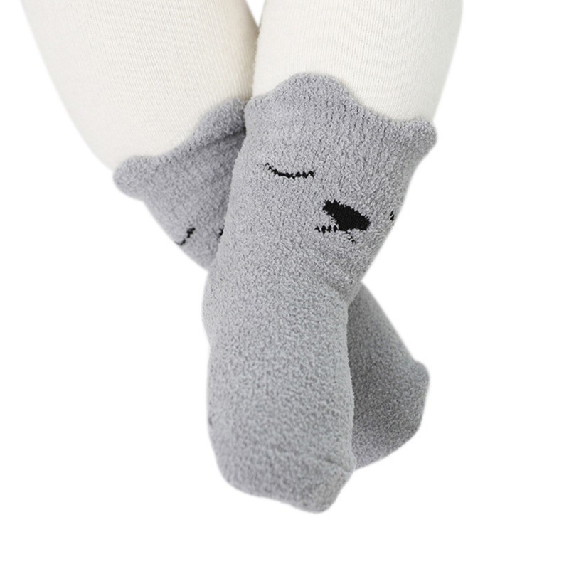 Đôi vớ giữ ấm đáng yêu dành cho bé