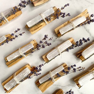 Selenite, Palo Santo and Lavender Bundle bó đá phong thuỷ mặt trăng, gỗ trắc xanh và hoa oải hương Pháp