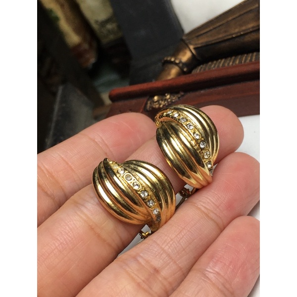 Bông tai kẹp vintage- hoa văn vỏ sò đơn giản