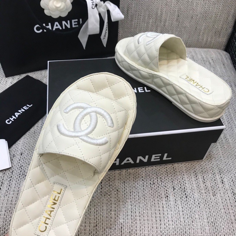 Dép thời trang nữ da thật Chanel = CN or Channel or Chanel với thiết kế thêu dấu C chữ kép siêu xinh