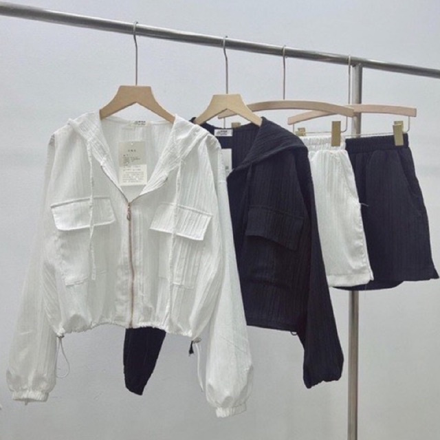 Set Bộ Thể Thao Nữ 3 Món Áo Khoá Mũ Tay Dài Kèm Bra Và Quần Sooc