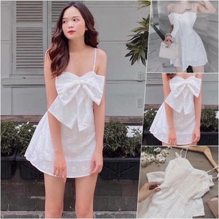 Váy hai dây trắng xinh