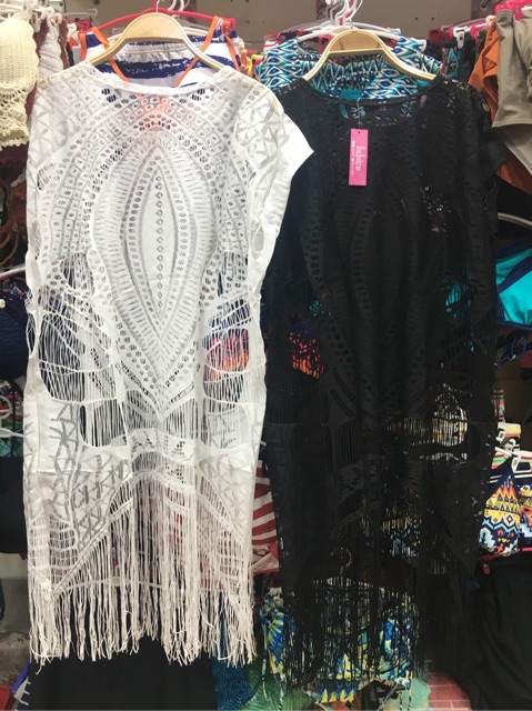 Áo khoác ren đi biển