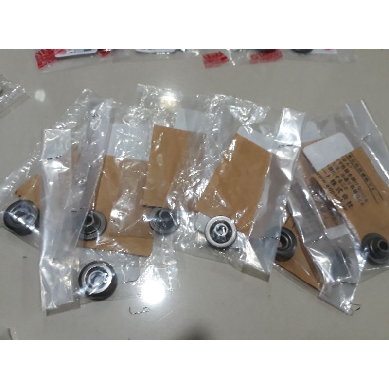 Chén ,móng ,,long đền chân lò xo supap Exciter 2006_150 Yamaha