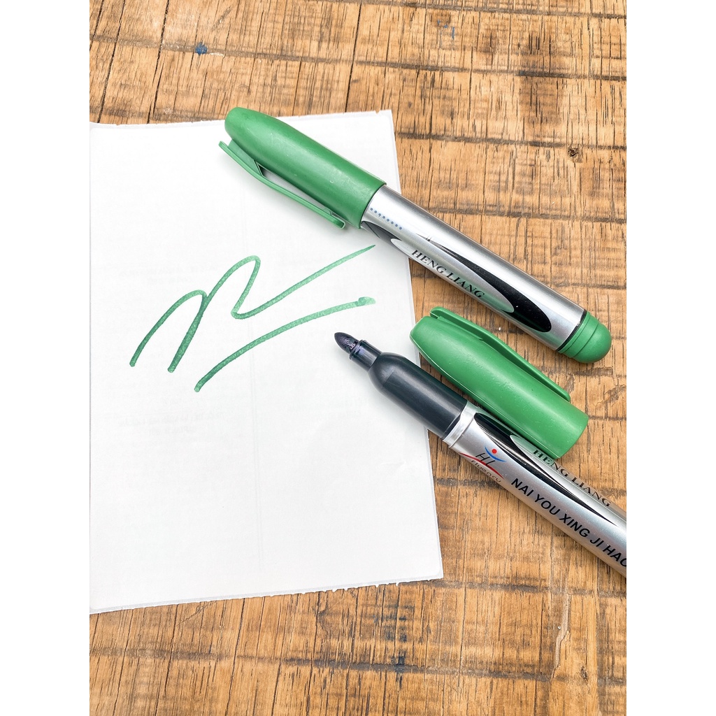 Bút lông dầu - HL 2004 không phai có 4 màu, bút nét 2.5mm