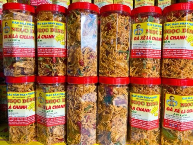 Gà Xé Lá Chanh ( ăn liền ) là món ăn ngon của Shop Đặc Sản Biển Phan Thiết NGỌC DŨNG; Hộp 200 gram. HSD 12 tháng