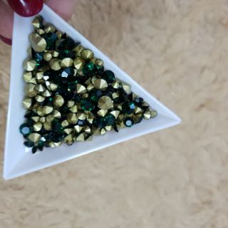 ĐÁ CHÂN NHỌN GẮN MÓNG - MIX SIZE