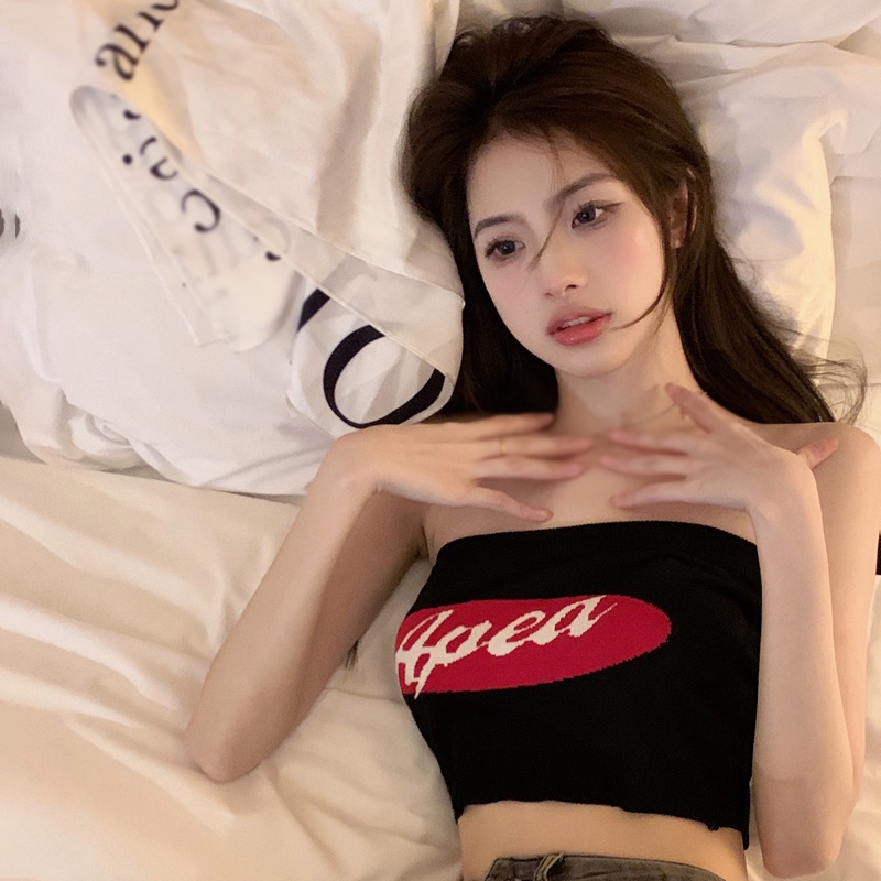 Áo Croptop Dệt Kim Hoạ Tiết Chữ Thiết Kế Hở Lưng Quyến Rũ