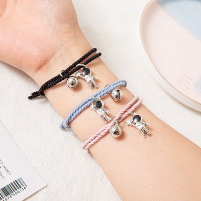 Set 2 Vòng Tay Xinh Xắn Màu Trơn Họa Tiết Phi Hành Gia Cho Cặp Đôi