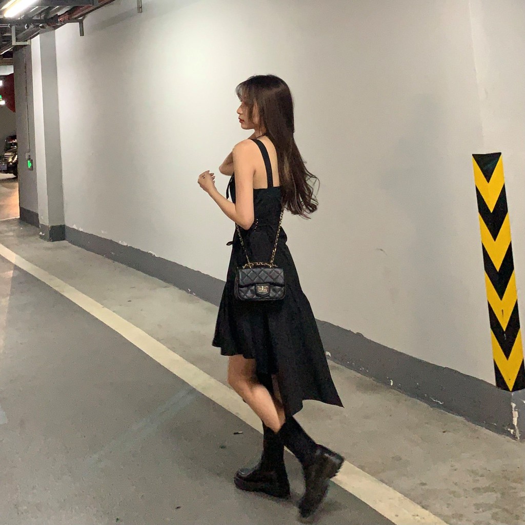 Váy hai dây tầng cực tôn dáng - Váy hai dây bản to đen Bape lệch tầng bèo có dây rút bụng chỉnh eo freesize | BigBuy360 - bigbuy360.vn