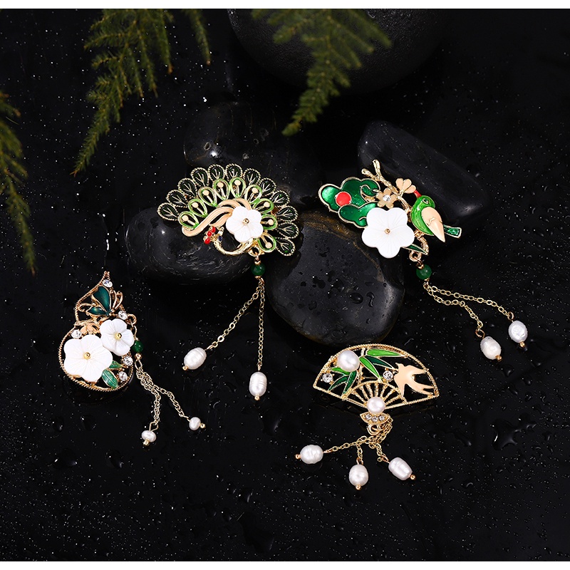 Huy Hiệu Cài Áo Hình Chim Công Đính Ngọc Trai Phối Tua Rua Thời Trang Cho Nữ