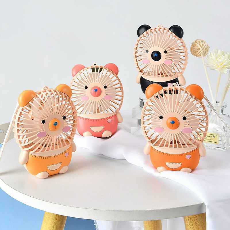 Quạt tích điện mini cầm tay Hình Gấu Có Dây Đeo - Sạc USB