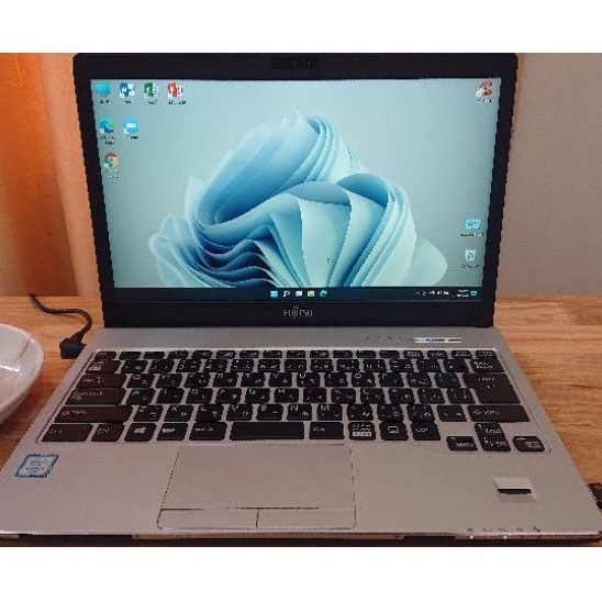 Laptop Fujitsu S936 (i5-6300u, ram 8gb, ssd 256gb, fullHD)