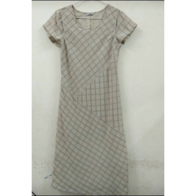 Váy caro vạt chéo size M