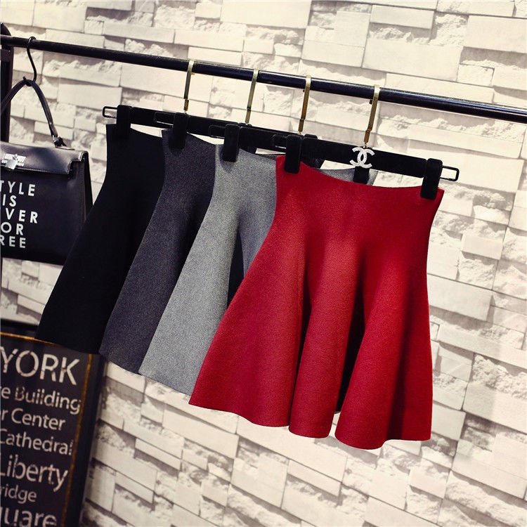 Chân váy ngắn xếp ly lưng cao dệt kim màu sắc thời trang xuân thu mới 2021