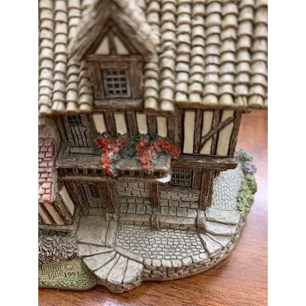 Mô hình nhà Lilliput Lane micklegate antiques sản xuất tại Anh trang trí giáng sinh, trang trí tết, phòng khách