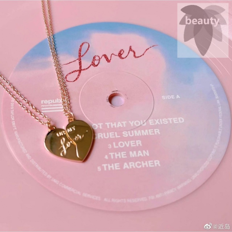 Dây Chuyền Mặt Hình Taylor Swift Thời Trang Dành Cho Cặp Đôi