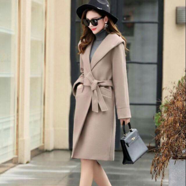 Áo khoác dạ hàng quảng châu cao cấp. Chất liệu dạ mịn dày cực đẹp. Lên phom chuẩn đét luôn. Hàng đủ size s.m.l.xl.xxl