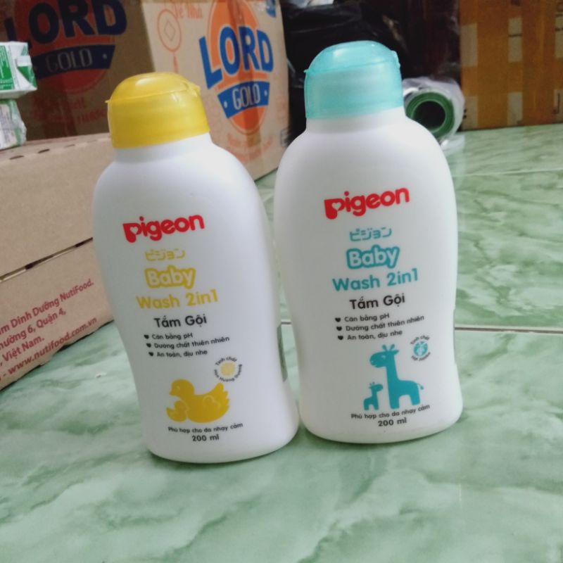 Sữa tắm gội Pigeon chai 200ml