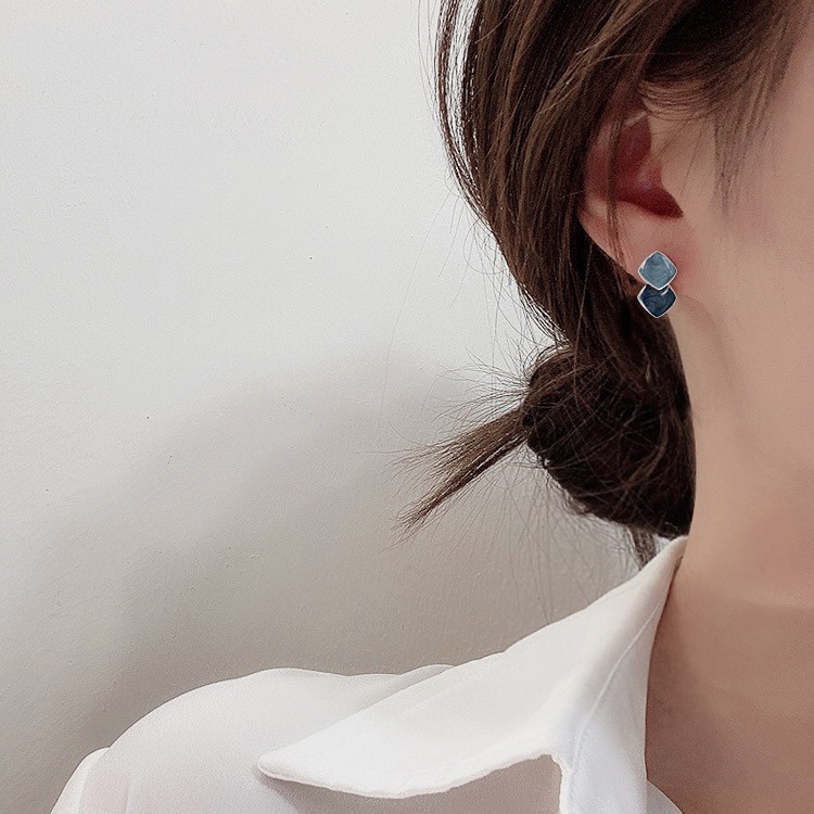 Bông hoa tai hai màu thiết kế độc đáo A762