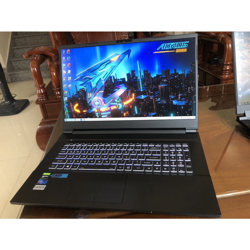 Laptop Gigabyte Gaming Aorus 7 MB Core i7 gen10 Ram 16G GTX1650Ti màn 17.3 FullHD 144hz