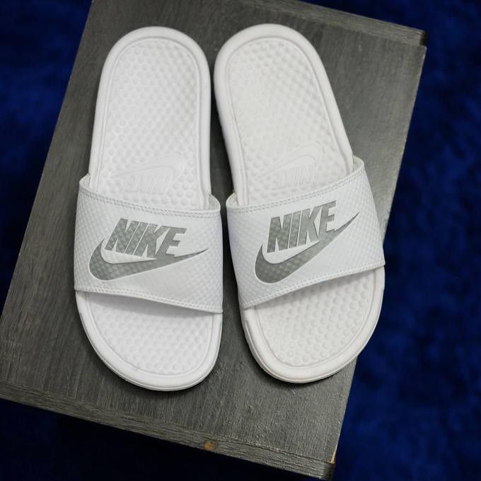Giày Sandal Nike Màu Bạc Thời Trang Cho Cặp Đôi