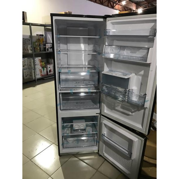 Tủ lạnh Panasonic Inverter 322 lít NR-BC360QKVN ( CHỈ GIAO HÀNG HCM )