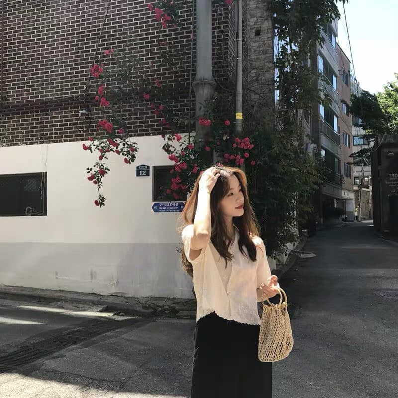 Áo trắng phong cách vintage dễ phối đồ - chất thô mát mẻ