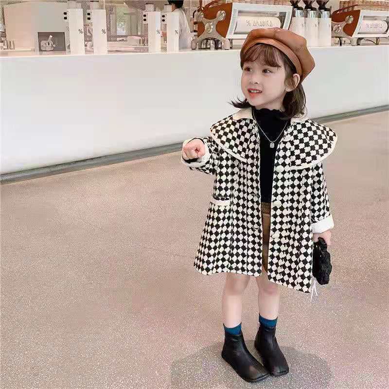 Áo khoác phong cách thời trang thu đông cho bé