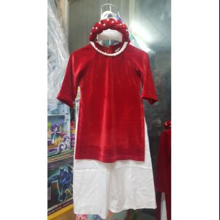 Áo dài nhung đỏ kèm mấn