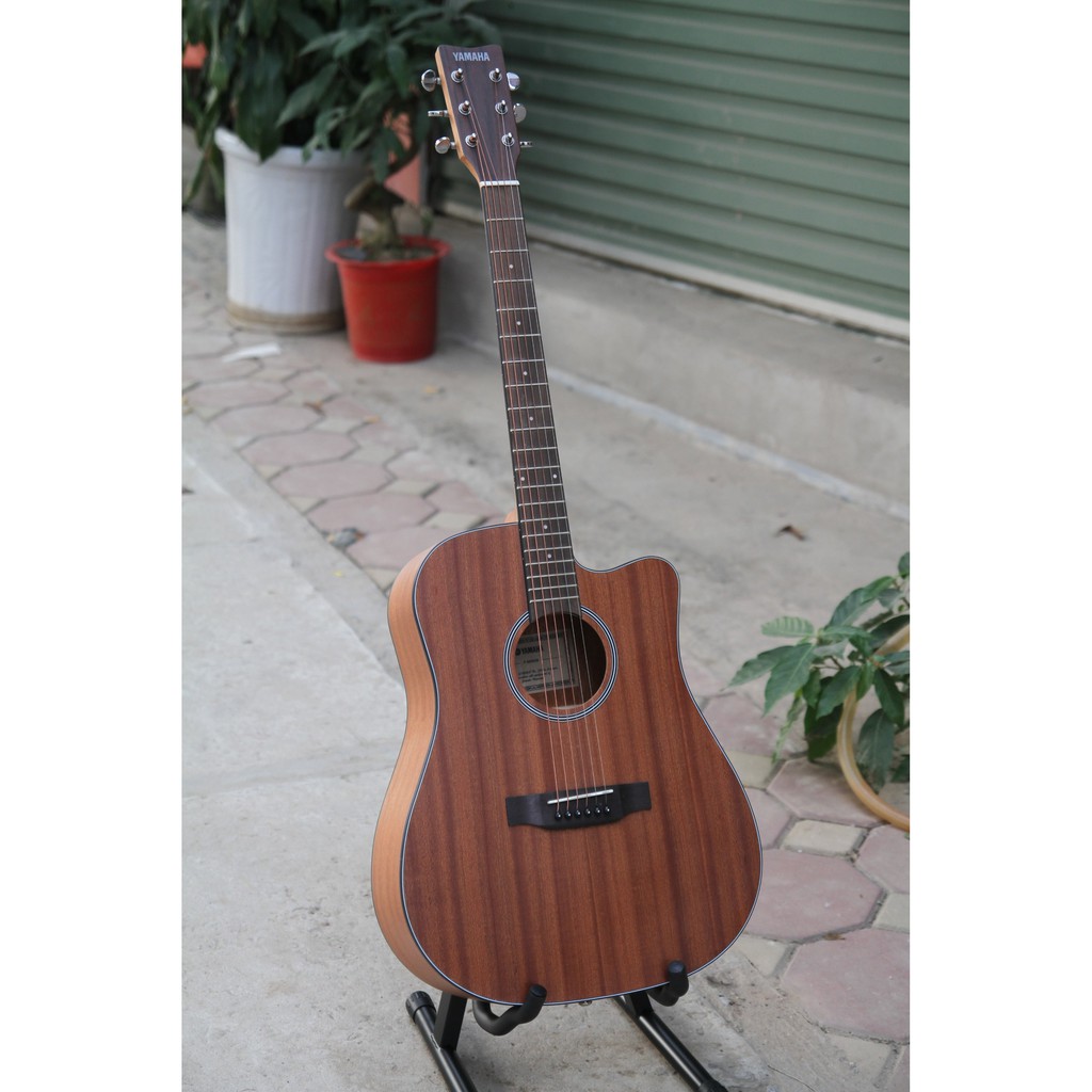 Guitar yamaha f3000