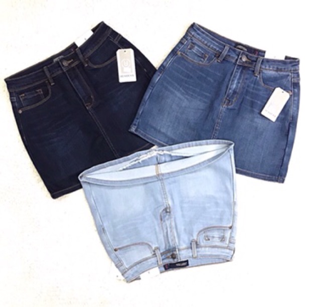 Chân váy jeans nữ có quần mới C-N