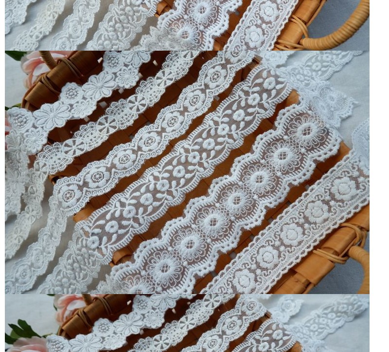 Miếng Vải Lưới Đính Hoa Kích Thước 2-5cm