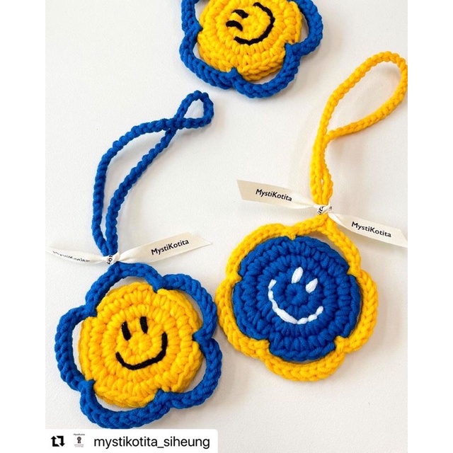 Móc khoá lem mặt cười