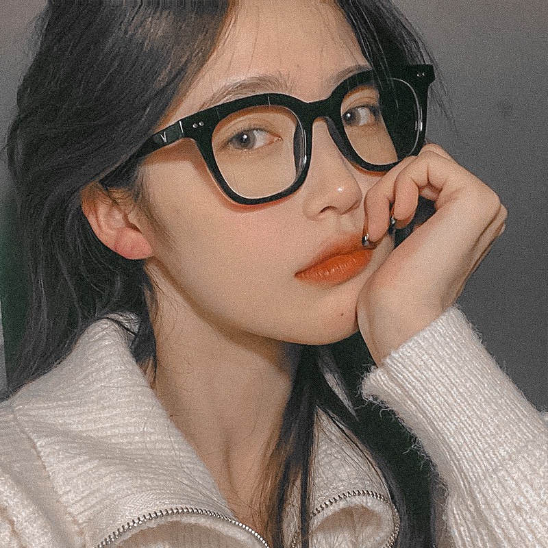 Kính chữ V form vuông, lắp được cận.