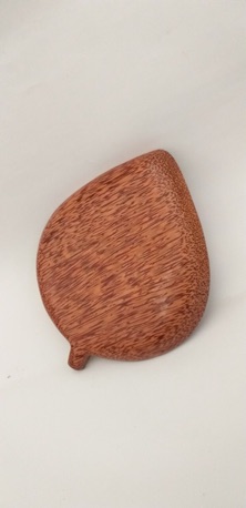 DĨA GỖ DỪA HÌNH QUẢ XOÀI (20x18)cm