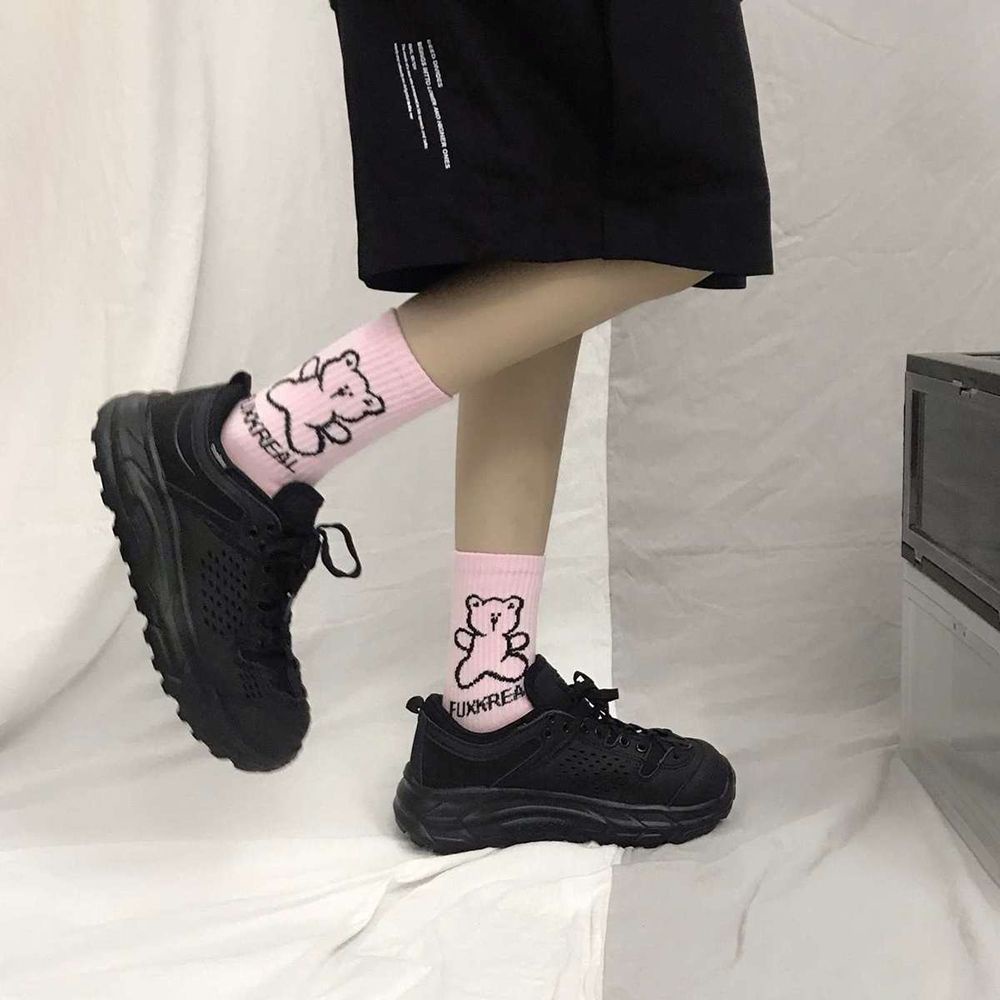 Vớ cổ trung co giãn họa tiết gấu dễ thương phong cách Harajuku Hàn Quốc cho nữ
