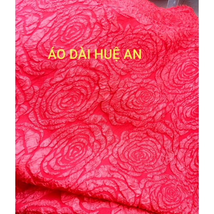 Gấm xốp hoa nổi màu đỏ tươi may áo dài cách tân, váy đầm,...