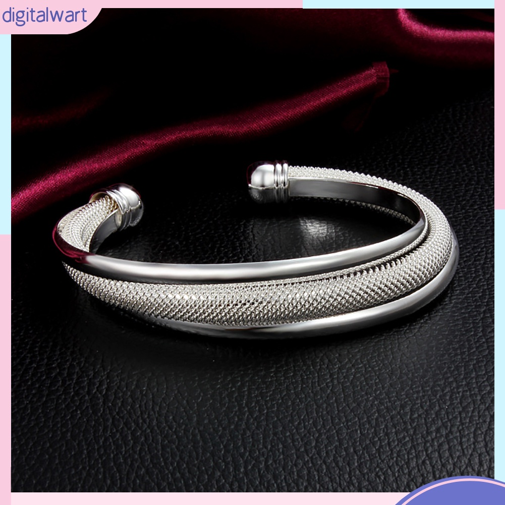 Vòng Đeo Tay Mạ Bạc Kiểu Dáng Đơn Giản Thanh Lịch Dành Cho Nữ