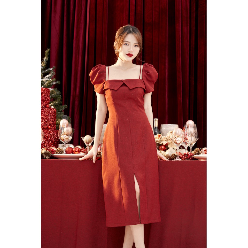 RẬP - Đầm Đỏ Hai Dây Cổ Vuông Thân Trước Xẻ - NOEL 07