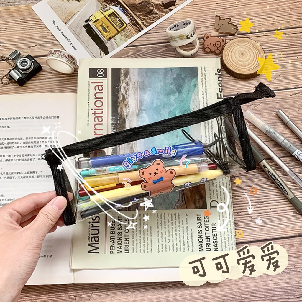 Hộp bút đựng đồ dùng học tập trong suốt hình tam giác viền đen cô gái Nhật Bản ♥️ URI DECOR ♥️
