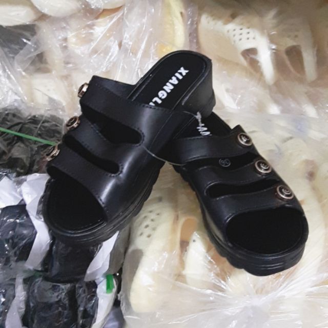 Dép nhựa giả da chịu nước