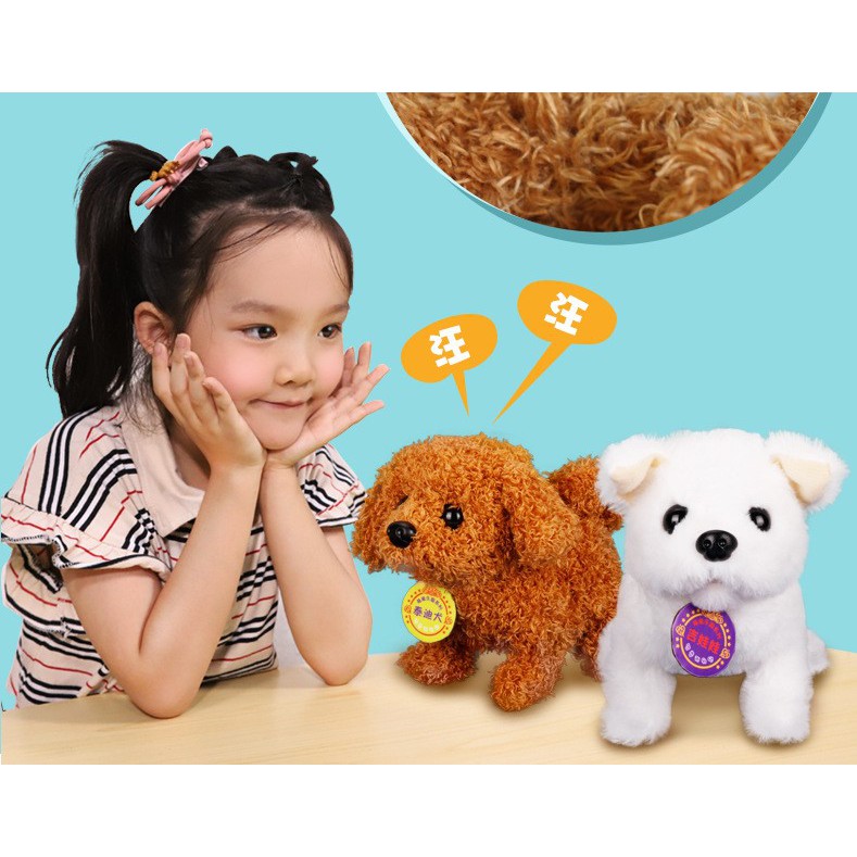 Chó bông xinh xắn biết đi và phát tiếng kêu