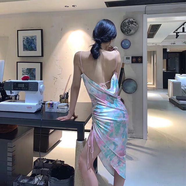 Váy lụa loang hở lưng | BigBuy360 - bigbuy360.vn